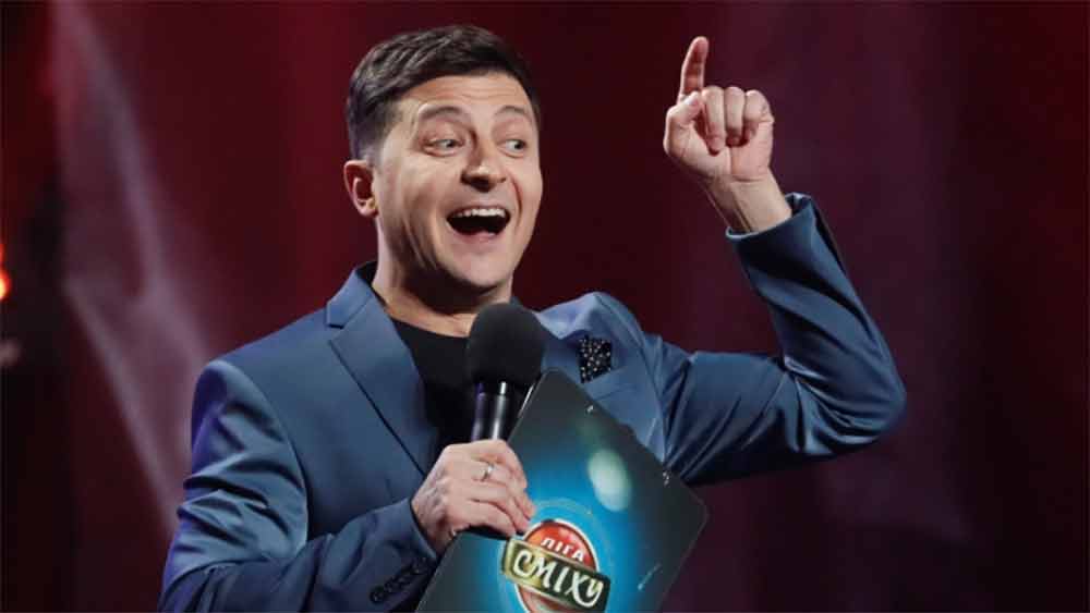 প্রথাগত পড়াশোনার শেষে জেলেনস্কি অভিনয়ের দিকে ঝুঁকেছিলেন। মাত্র ১৭ বছর বয়সে স্থানীয় টেলিভিশন চ্যানেলে একটি কমেডি শোয়ে দলবল নিয়ে যোগ দেন। সেই প্রতিযোগিতামূলক কমেডি শো থেকে নজরে পড়ে যান জাতীয় স্তরে।