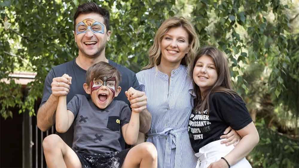 পরে সিভিল ইঞ্জিনিয়ারিং পড়ার সময় তাঁদের আলাপ হয়েছিল। বিয়ের আগে প্রায় আট বছর ডেটিং করেন ওলেনা এবং ভোলোদিমির।