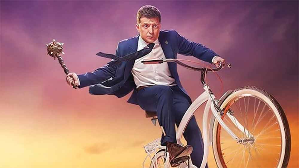 বিপুল ভোটে জিতে প্রেসিডেন্ট হলেও প্রচারের সময় রাজনীতির গুরুগম্ভীর বিষয় তিনি এড়িয়ে গিয়েছেন বলে জেলেনস্কির নিন্দকদের দাবি। মূলত ইনস্টাগ্রাম বা ইউটিউবের মতো নেটমাধ্যম ব্যবহার করেই জনপ্রিয়তা ধরে রেখেছেন বলেও দাবি তাঁদের।