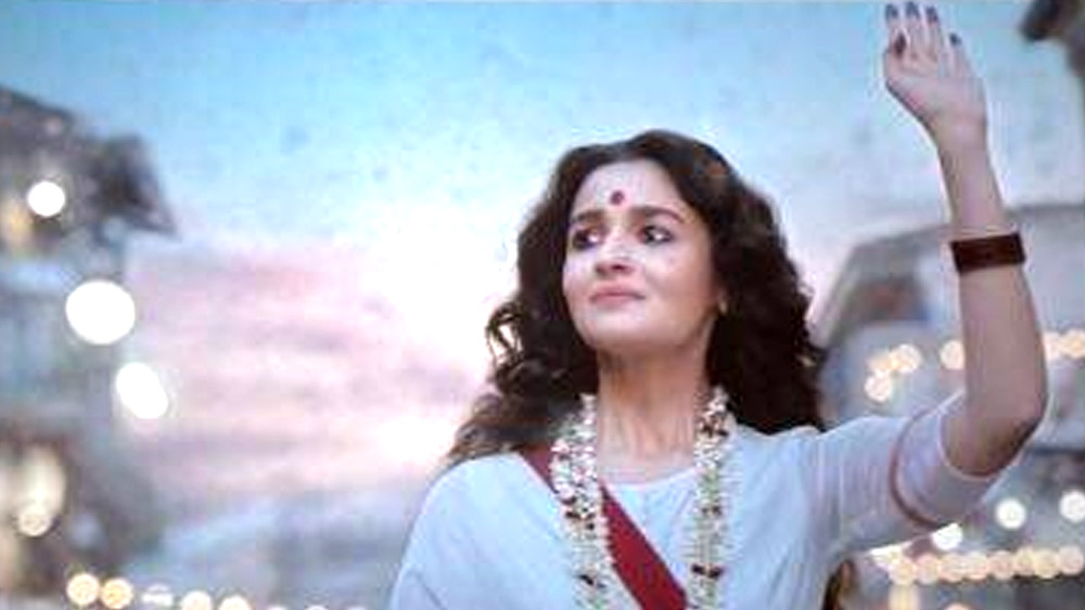  ‘গঙ্গুবাই কাথিয়াওয়াড়ি’-র সাফল্য আলিয়া ভট্ট এবং সঞ্জয় লীলা ভন্সালীর কাছে খানিকটা স্বস্তির।