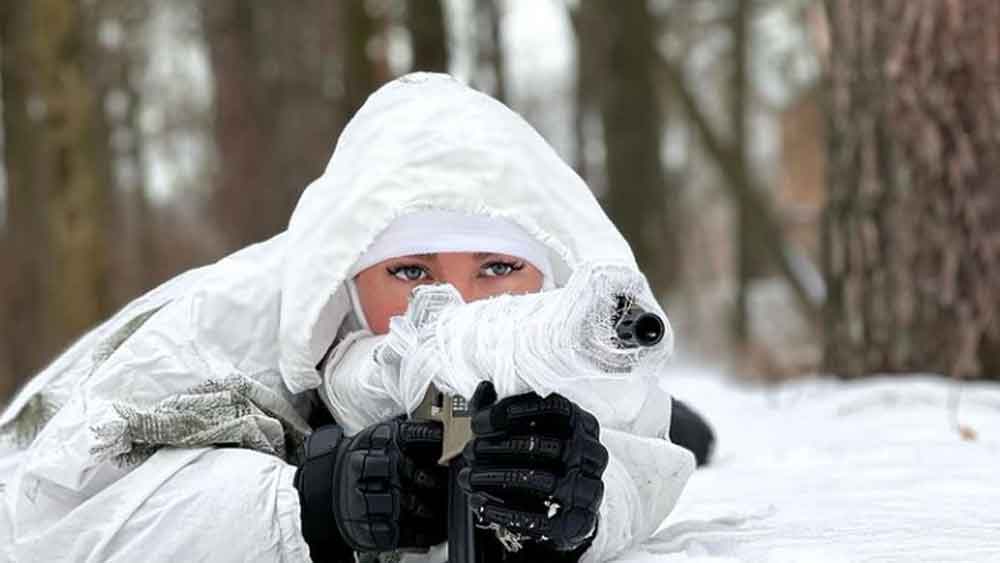 Fake News: মাতৃভূমির স্বাধীনতা অক্ষুণ্ণ রাখতে নিজে অস্ত্র তুলে নিয়েছেন। সেই সঙ্গে নেটমাধ্যমকে হাতিয়ার করে দেশবাসীকেও উদ্বুদ্ধ করছেন আনাসতাসিয়া। বৃহস্পতিবার ইউক্রেন আক্রমণের পর পুতিনবাহিনীর বিরুদ্ধে প্রতিরোধ গড়ে তুলতে নেটমাধ্যমে আহ্বান জানিয়েছেন তিনি। ভক্তদের কাছে তাঁর আবেদন, ‘রাশিয়ার বিরুদ্ধে সরব হোন।’