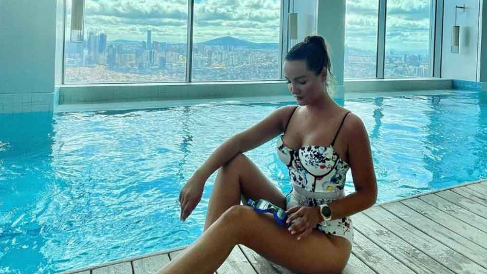 Fake News: আনাসতাসিয়ার মতো আরও নাগরিক যাতে দেশের এই সঙ্কটে অস্ত্র তুলে নেন, তার আহ্বান জানিয়েছেন কিভের মেয়র। তিনি বলেছেন, ‘‘ইউক্রেনের প্রতিটি নারী বা পুরুষ, যাঁরা নিজের দেশের প্রতি গর্ববোধ করেন, তাঁরা অস্ত্র তুলে নিতে পারেন।’’