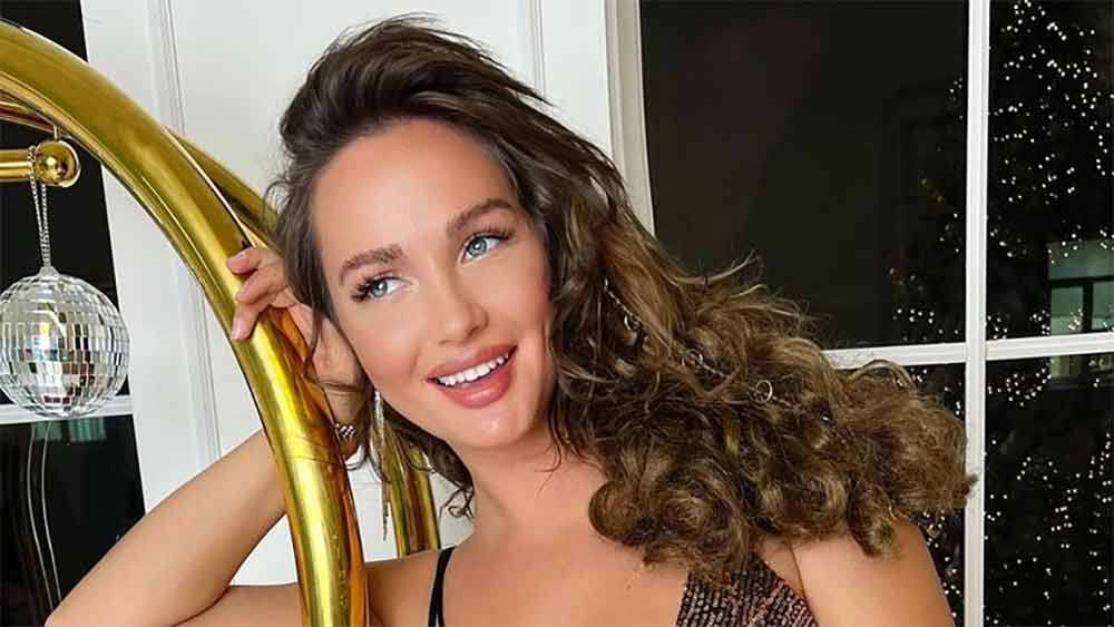 Fake News: পেশাদারি জীবন শুরুর আগে কিভের স্লাভিসটিক বিশ্ববিদ্যালয় থেকে মার্কেটিং অ্যান্ড ম্যানেজমেন্ট নিয়ে স্নাতক হন আনাসতাসিয়া। এর পর জনসংযোগ ম্যানেজার চাকরি নিয়ে তুরস্কের ইস্তানবুল, আঙ্কারা এবং বোদরামে ঘুরেছেন। 