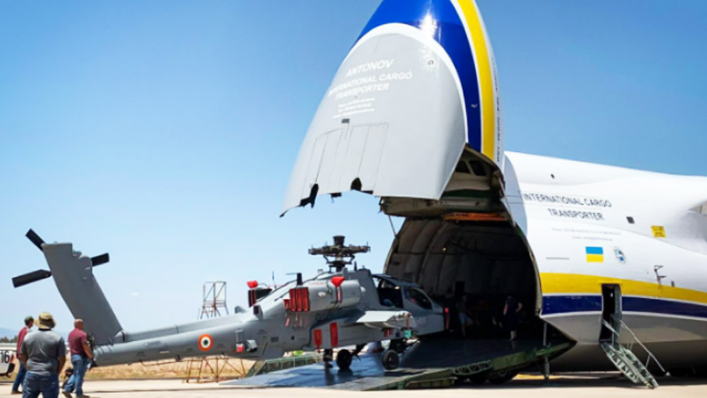 এএন-২২৫ বিমানের সর্বাধিক এক লক্ষ ৮৯ হাজার ৯৮০ কিলোগ্রামের একক বস্তু পরিবহণের রেকর্ড রয়েছে। পাশাপাশি এই বিমানটি সর্বাধিক দুই লক্ষ ৫৩ হাজার ৮২০ কিলোগ্রাম নিয়ে উড়ে গিয়ে অনন্য নজির গড়েছে।