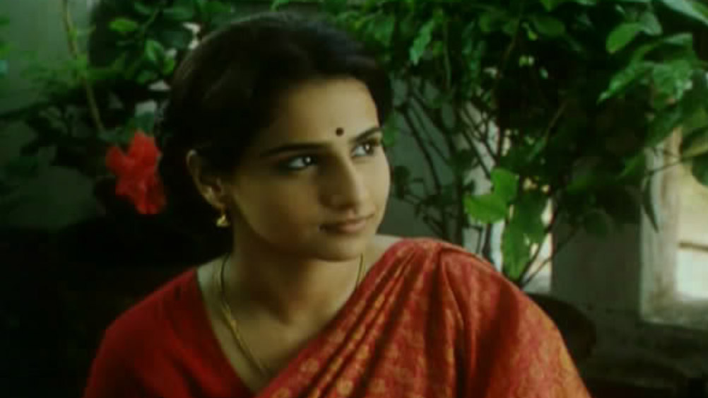 সেই সময় বাঙালিনী বিদ্যাকে ছবিতে নেওয়ার সাহস দেখালেন গৌতম হালদার। তাঁর আর্ট ফিল্ম ‘ভাল থেকো’র নায়িকা হলেন তিনি। বদলে গৌতমের একটাই শর্ত, নিখুঁত বাংলা বলতে হবে। কথা রেখেছিলেন বিদ্যা। শুধুই চেহারায় নয়, চলনে বলনে হয়েছিলেন নিখাদ বাঙালিনী। ছবি যথা সময়ে মুক্তি পেল। বিভিন্ন চলচ্চিত্র উৎসবে দেখানোও হল। বিদ্যা তুমুল প্রশংসিত। বেশ কিছু পুরস্কারও পেল ছবিটি। বিদ্যা পেলেন আনন্দ পুরস্কার। ‘ভাল থেকো’ সেরা সিনেমাটোগ্রাফি বিভাগে জাতীয় পুরস্কারের সম্মান পেতেই কেল্লাফতে! এ বার ভাগ্যের চাকা ঘুরতে লাগল অভিনেত্রীর।