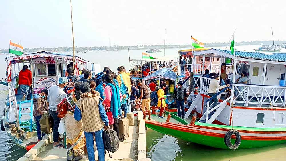 বে-হুঁশ: বছরের শেষ দিনে গদখালিতে। 