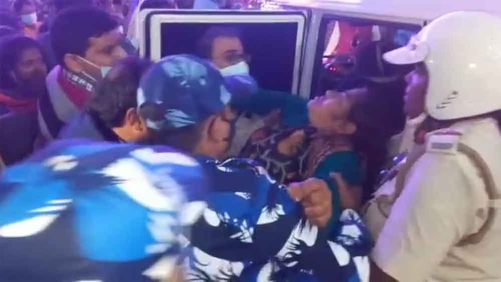 Few injured in Bardhaman due to huge crowd in TMC foundation day celebration dgtld