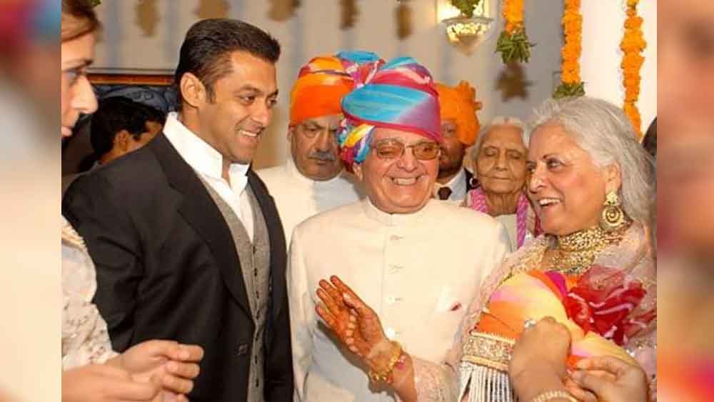 ১৯৮৫ সালে কংগ্রেসের টিকিটে সুমেরপুর বিধানসভা কেন্দ্র থেকে জয়ী হন বীণা। তবে ১০৯০ সালের নির্বাচনে মাত্র ২৭ ভোটে হেরে যান তিনি। তবে ’৯৩ ও ’৯৮-এ টানা দু’বার সুমেরপুর জয় করেন। ২০০৩-এর নির্বাচনে ফের হার। ২০০৮ সালের জিতলেও ২০১৩-র নির্বাচনে আবার হারে মুখে দেখেন বীণা।