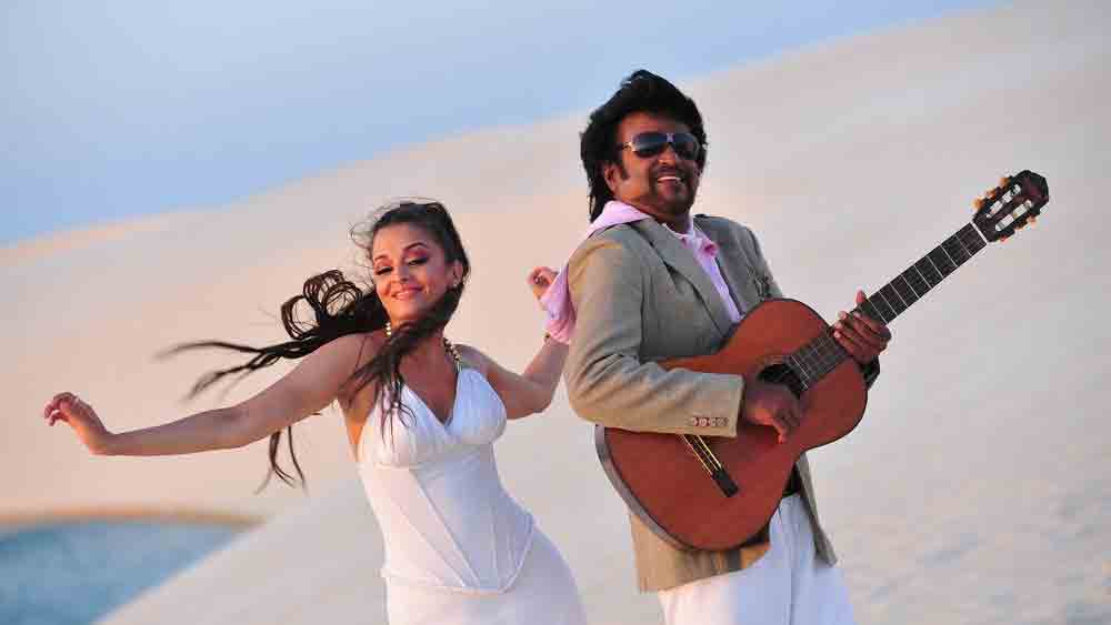 সে স্বপ্নপূরণও হয়েছে খতিজার। এ আর রহমান এবং সাইরা বানুর বড় মেয়ে পেশাদার শিল্পী হিসেবে আত্মপ্রকাশ মাত্র ১৪ বছর বয়সে। ২০১০ সালে রজনীকান্ত এবং ঐশ্বর্যা রাইয়ের ফিল্ম ‘এন্থিরান’-এর জন্য এসপি বালসুব্রহ্মণ্যমের সঙ্গে গেয়েছিল খতিজা। রহমানের সুরে সে গানেই জাত চিনিয়েছিল সেই সময়ের কিশোরী খতিজা। 