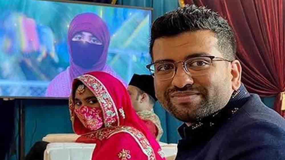 খতিজা-রিয়াসের পাকাকথা হতেই হবু দম্পতির জন্য শুভেচ্ছার বন্যা বইতে শুরু করেছেন। খতিজা-রিয়াসের নতুন জীবনের জন্য শুভকামনা জানিয়েছেন হর্ষদীপ কউর, নীতি মোহন, শ্রীকান্ত হরিহরণ, জনিতা গাঁধী, অভয় যোধপুরকর, সিড শ্রীরাম-সহ একঝাঁক পার্শ্বগায়ক-গায়িকা।