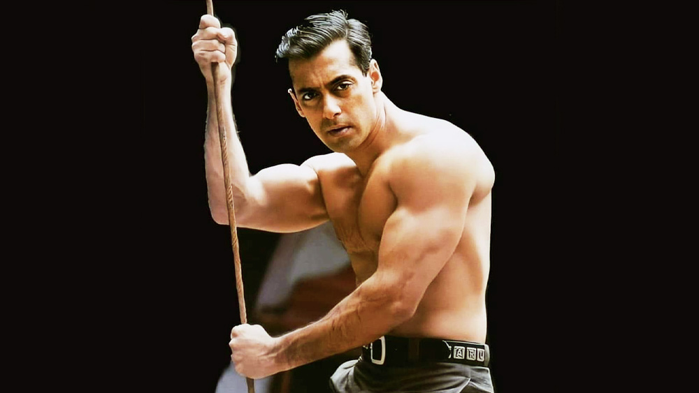 এই কয়েক দশকে সলমন খান যে স্বয়ং একটি ‘ব্র্যান্ড’-এ পরিণত হয়েছেন, তা তাঁর অতি বড় বিরোধীও মানবেন। ফলে সলমনের ফিল্ম তো বটেই, তাঁর ব্যক্তিজীবনও আতশকাচের তলায়। 