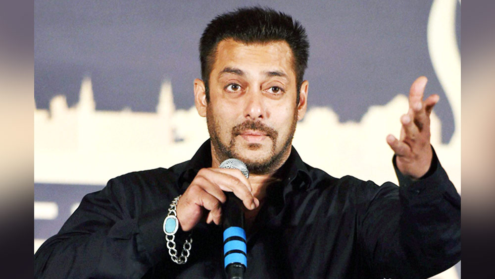 আপনি কেন ব্রেসলেট পরেন সলমন? বেয়াড়া প্রশ্নটা করেছিলেন এক সাংবাদিক। সে প্রশ্নের উত্তর দিতে গিয়ে ছোটবেলার কথা শুনিয়েছেন সলমন। 