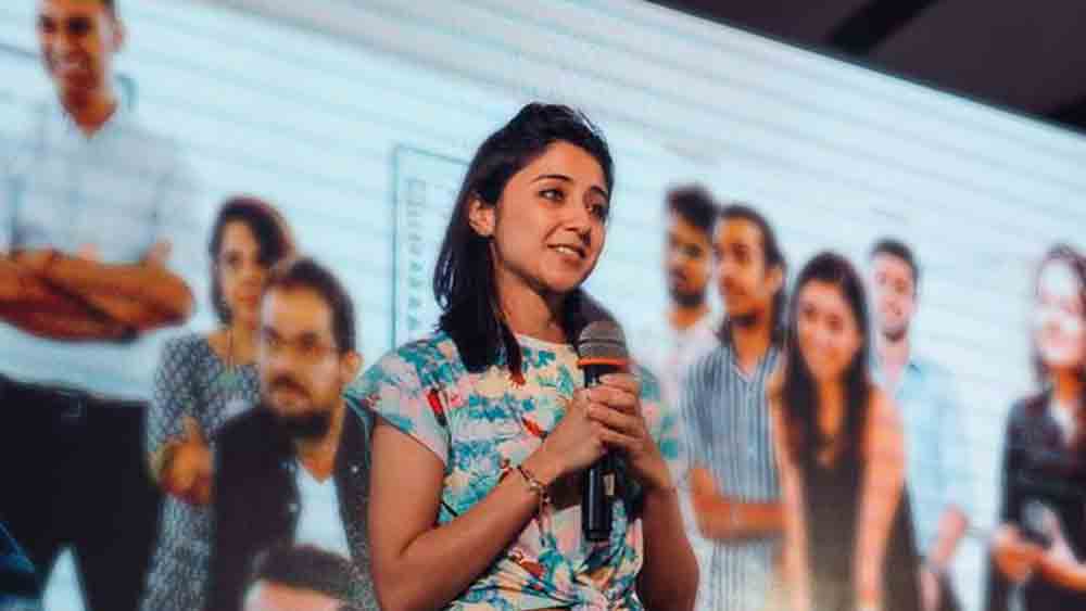 প্রথাগত ভাবে উচ্চশিক্ষার শেষে অ্যাকসেন্‌চার-এর মতো বহুজাতিক সংস্থার ব্রিটেনের শাখায় কাজ শুরু করেন কৃষ্ণা। তবে বিদেশে কাজ করলেও নিজের মাটিতে কিছু করে দেখানোর ইচ্ছা ছিল।