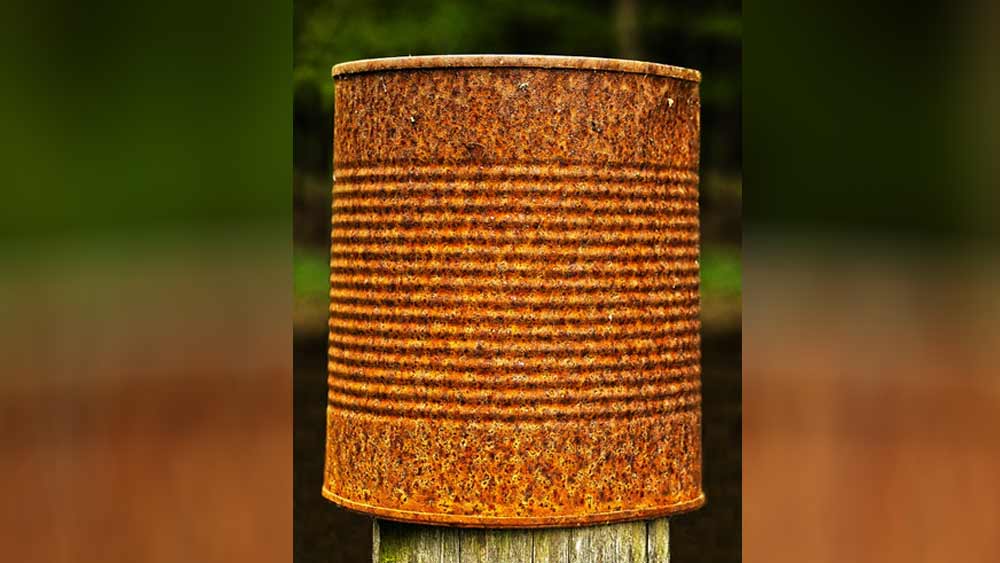 স্নানের জলে ভয় থাকতে পারে। তবে ভাববেন না, জলপান করতেন না হাজি! মরচেধরা টিনের ক্যান থেকে প্রতি দিন পাঁচ লিটার জল ঢক ঢক করে গিলে ফেলতেন তিনি।  