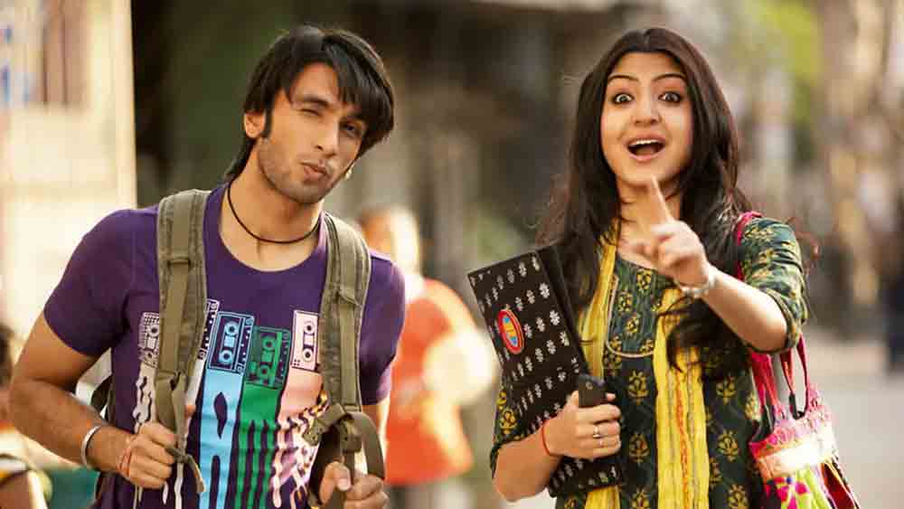 আদিত্যর ওই ফিল্মের বছর দুয়েকের মধ্যে অনুষ্কার সম্পর্কে নিজের মত বদলাতে বাধ্য হয়েছিলেন কর্ণ। মণীশ শর্মার ফিল্ম ‘ব্যান্ড বাজা বারাত’-এ ঠোঁটকাটা শ্রুতি কক্করের ভূমিকায় অনুষ্কার অভিনয় দেখে মাত হয়ে যান তিনি। কর্ণের কথায়, ‘‘অনুষ্কার যে ফিল্ম দেখে আমার মাথা ঘুরে গিয়েছিল, তা হল ফিল্ম ‘ব্যান্ড বাজা বারাত’!’’