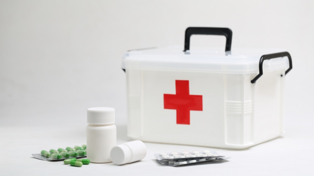 ওষুধের বাক্সে রাখুন থার্মোমিটার এবং পাল্‌স অক্সিমিটারও।