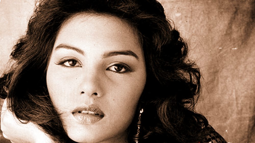 ১৬ বছর বয়সে পাকিস্তান থেকে শুধু সলমন খানকে বিয়ে করবেন বলেই ভারতে এসেছিলেন সোমি। একটি সাক্ষাৎকারে বলেছিলেন, সলমনের ছবি ‘ম্যায়নে পেয়ার কিয়া’ দেখার পর আমি ঠিক করেই নিয়েছিলাম এই লোকটাকেই আমায় বিয়ে করতে হবে।