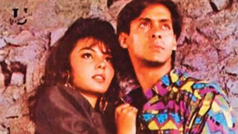 আবার সলমনের তাঁকে আগলে রাখাও পছন্দ ছিল না প্রাক্তন অভিনেত্রীর। বলেছেন, ও এমন আচরণ করত যেন আমি বাচ্চা মেয়ে। সেটা আমার একেবারেই ভাল লাগত না। আট বছর আমরা একসঙ্গে ছিলাম। কিন্তু সলমনের থেকে নতুন কিছুই শিখিনি।’’