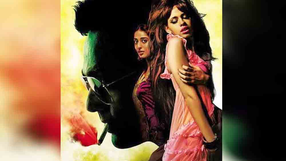 বিতর্কের ঝড়ে পড়লেও পিছু হঠেননি রাধিকা। তিনি জানিয়েছেন, চরিত্রের খাতিরে একাধিক বার বিচিত্র সব কাজ করেছেন। তবে তার মধ্যে অন্যতম বোধ হয়, অনুরাগ কাশ্যপের ছবি ‘দেব ডি’-তে অডিশন দেওয়ার জন্য ‘ফোন সেক্স’ করা!