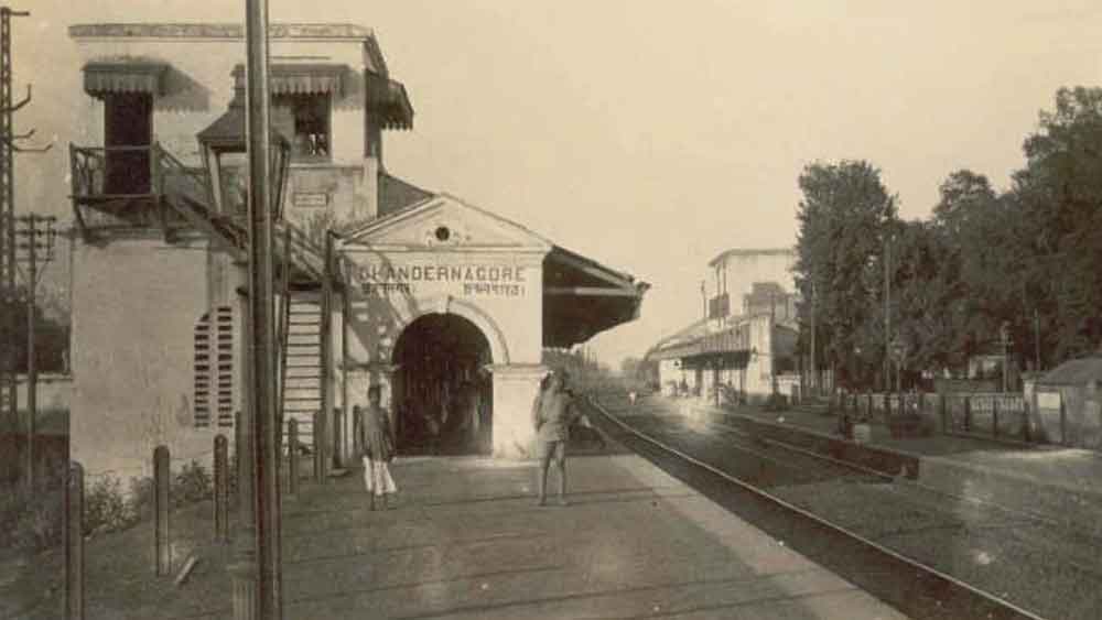 চন্দননগর স্টেশন।