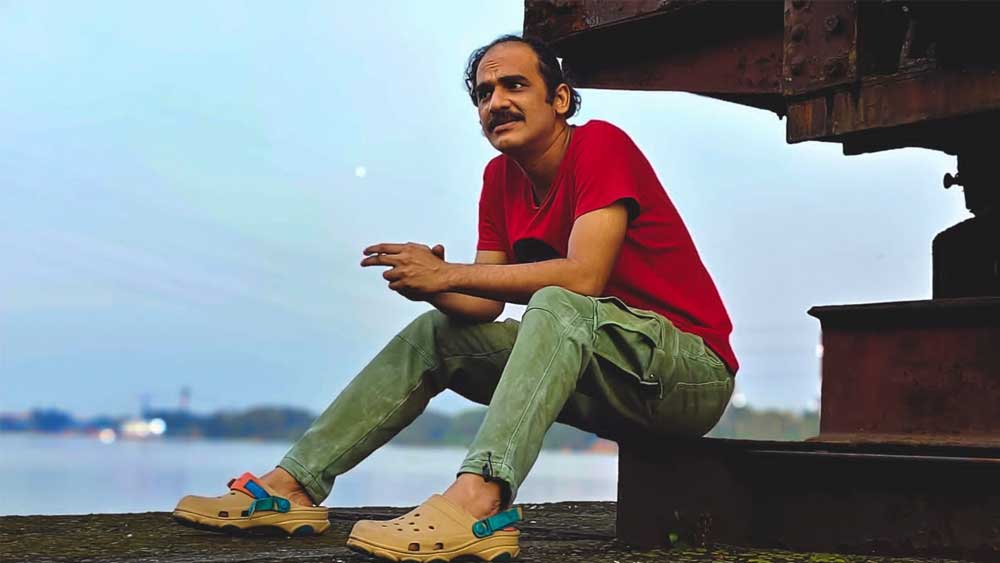 পর্দার চরিত্রের সঙ্গে বিশেষ মিল নেই ঋত্বিকের।
