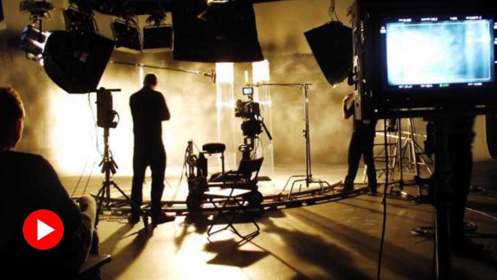 শট দেওয়ার পরেই মুখে মাস্ক, টেলিপাড়ায় দূরত্ব বজায় রেখে চলছে কাজ