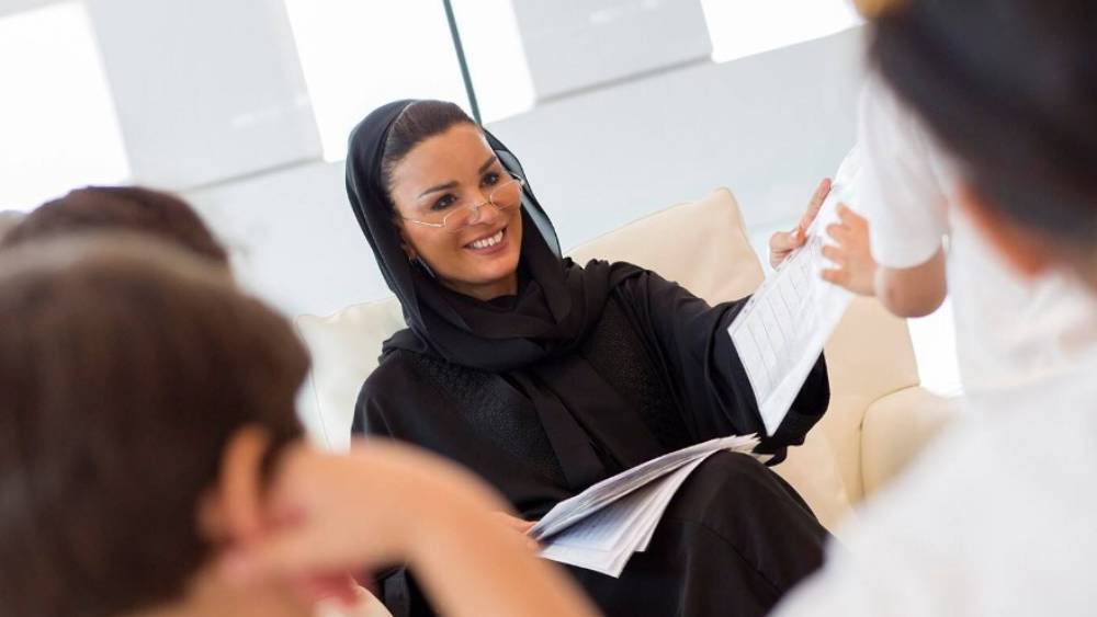 কিন্তু নাসের ঠিক করলেন তিনি দেশের কাজ করবেন। দেশের উন্নতিতে কাজে লাগবেন। কাতারের সম্পদ একদিন ফুরোবেই। তারপরও যাতে কাতারের প্রাসঙ্গিকতা কমে না যায় তারই চেষ্টা শুরু করলেন নাসের। আর প্রথমেই জোর দিলেন শিক্ষায়।