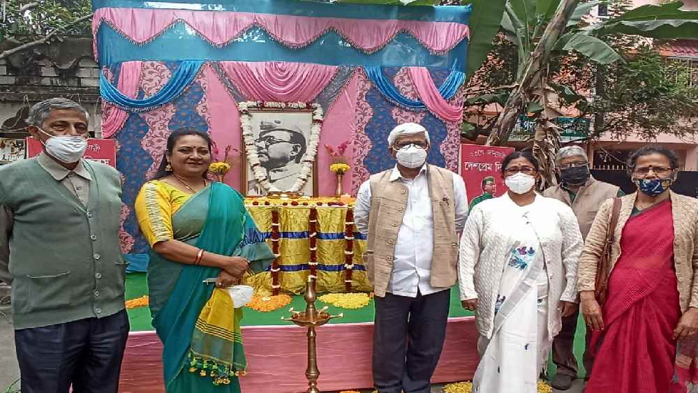 ‘নাকতলা জয়হিন্দ দেশপ্রেমী মঞ্চে’র অনুষ্ঠান।