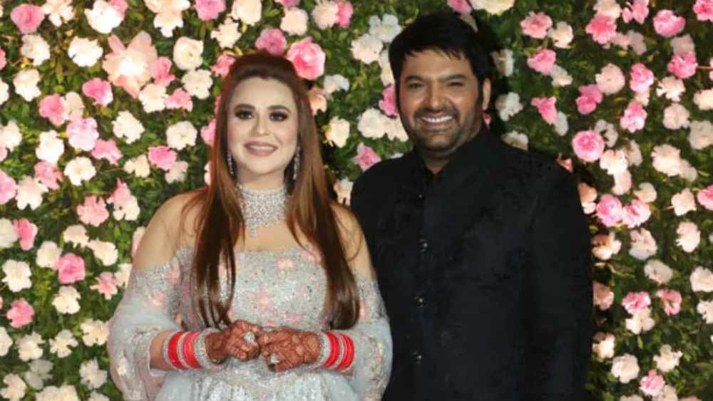 কপিলের কথায়, ‘‘আমি ওকে বলেছিলাম, তুমি যে গাড়িতে চড়ে রোজ কলেজে আসো, আমার গোটা পরিবারকে এক সঙ্গে বিক্রি করে দিলেও ওই দাম উঠবে না।’’