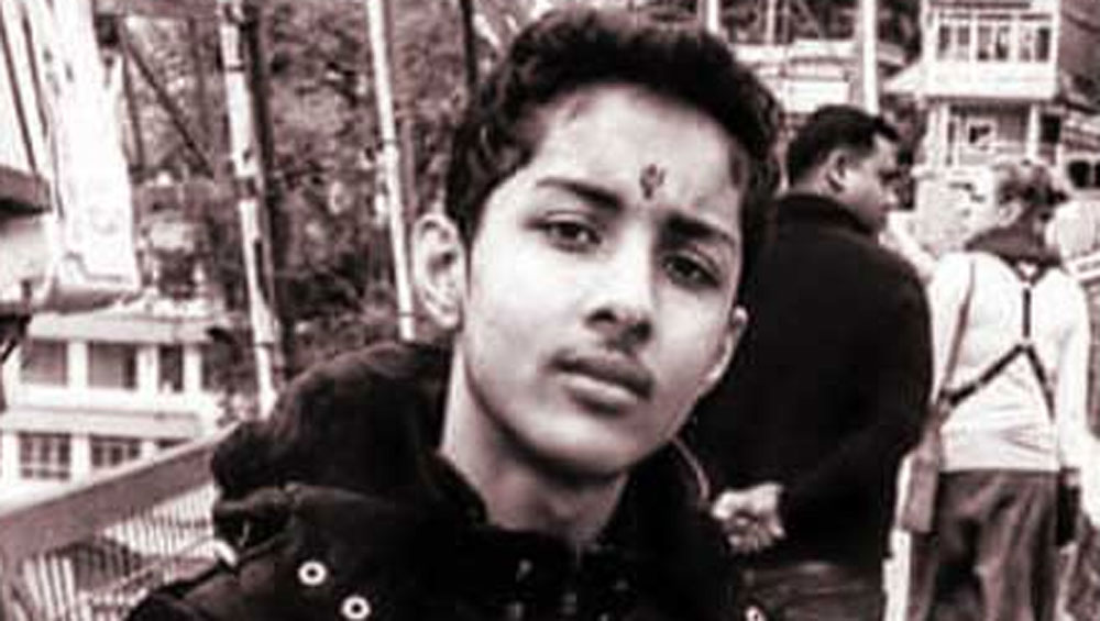 ‘মা, শিঙাড়া নিয়ে ফিরো,’ বলেও ছাত্র আত্মঘাতী, কারণ কি শুধুই পড়াশোনার চাপ?