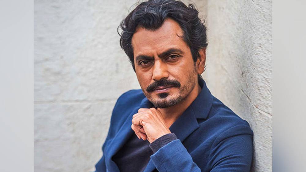 তবে বলিউডে কোনও খবরই চাপা থাকে না। নওয়াজ না বললেও তাঁর ‘নবাব’-এর খুঁটিনাটি অনেক তথ্যই প্রকাশ্যে এসেছে। যার মধ্যে একটি এই যে, বাংলোটি মনের মতো করে বানানোর জন্য তিন বছর অপেক্ষা করেছেন নওয়াজ।