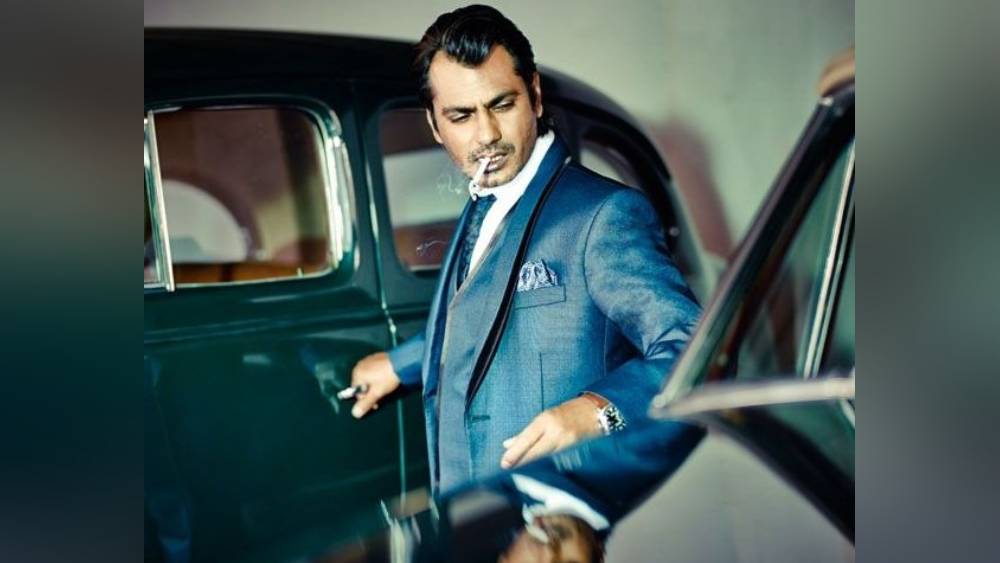দামি গাড়ির শখও আছে অভিনেতার। মার্সিডিজে চড়েন। আবার ফোর্ডের এসইউভি এন্ডেভারও কিনেছেন সম্প্রতি।