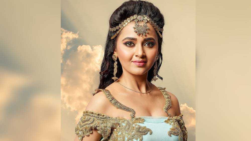 এক সাক্ষাৎকারে পরে ওই অভিনেত্রী জানিয়েছিলেন, প্রতিযোগিতায় জেতার পরদিনই তাঁর কাছে অভিনয়ের প্রস্তাব আসে। তিনিও খেলাচ্ছলেই ‘অডিশন’ দিতে চলে যান। ভাবতে পারেননি মনোনীত হয়ে যাবেন।  