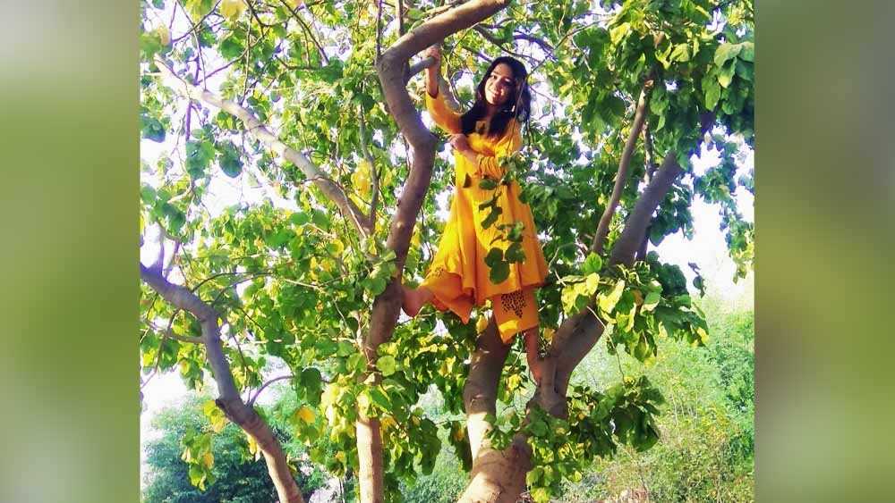 পুলিশ ওই ব্যক্তির বিরুদ্ধে তথ্যপ্রযুক্তি আইনে ব্ল্যাকমেল করার অভিযোগ এনেছে।