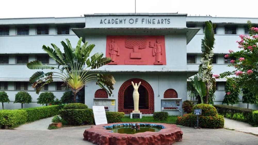 আমার শহর শিক্ষা, সংস্কৃতি, শিল্পে, ঐতিহ্যে অনেক এগিয়ে। 