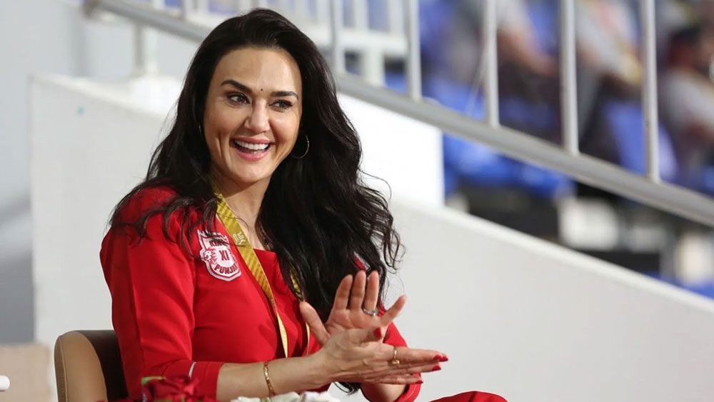 ৩১ জানুয়ারি ৪৭-এ পা রেখেছেন প্রীতি। সংবাদমাধ্যমে তা নিয়ে কম হইচই হয়নি। যদিও আজকাল আর ফিল্মি পর্দায় দেখা যায় না প্রীতিকে। বরং পঞ্জাব কিংসের অন্যতম মালিক আইপিএলের মাঠেই বেশি দাপাদাপি করেন। ম্যাচ চলাকালীন কখনও চাপা টেনশনে, কখনও বা উত্তেজনায় ফেটে পড়েন তিনি।