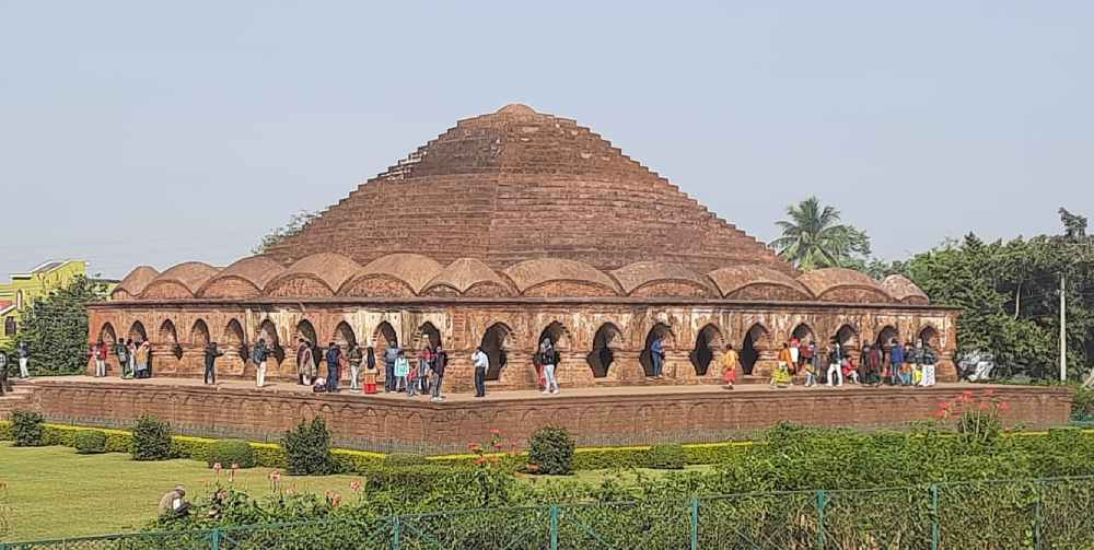 বিষ্ণুপুরের রাসমঞ্চ।