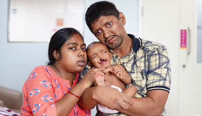 সঙ্গীতা ও শুভ্রদীপের কোলে ছোট্ট রিহান 