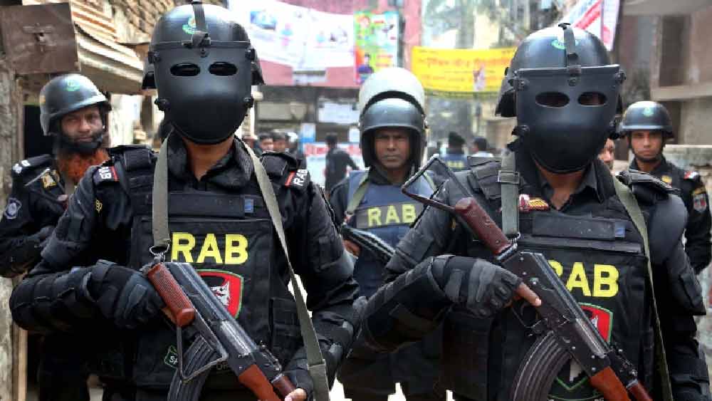 কিন্তু এঁদের কেন আক্রমণ করা হয়েছিল? বাংলাদেশের থানায় দায়ের হওয়া অভিযোগপত্র এবং আসামিদের স্বীকারোক্তির ভিত্তিতে জানা যায়, জঙ্গিদের মূলত তিনটি উদ্দেশ্য ছিল— এক, কূটনৈতিক এলাকায় কড়া নিরাপত্তায় ঘেরা এলাকার ভিতরে ঢুকে হামলা চালিয়ে নিজেদের ক্ষমতার আস্ফালন, দুই, বিদেশি নাগরিকদের হত্যা করে বুঝিয়ে দেওয়া, তারা কতটা বেপরোয়া আর নৃশংস হতে পারে। তিন, বাংলাদেশে বিদেশিদের হত্যার ঘটনায় বিশ্বের দরবারে বাংলাদেশের ভাবমূর্তি নষ্ট করা। 