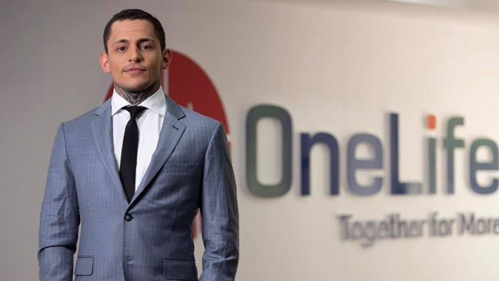 ২০১৯ সালে আর্থিক প্রতারণা মামলায় নাম জড়িয়েছিল রুজার ভাই কনস্ট্যানটিন ইগনাতোভের। সে সময় আমেরিকার লস এঞ্জেলেসে তাঁকে গ্রেফতার করা হয়। ওই মামলায় দোষী সাব্যস্ত হন রুজার ভাই।