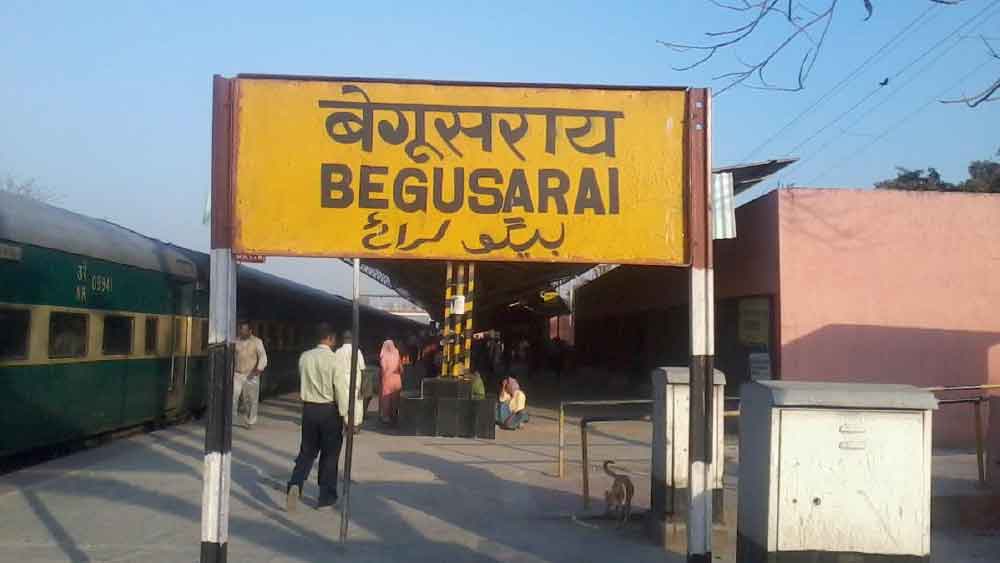 ১৯৯৮ সালে বিহারের বেগুসরাইয়ে জন্ম তার। পরে তার পরিবার মুশাহারিতে চলে যায়।