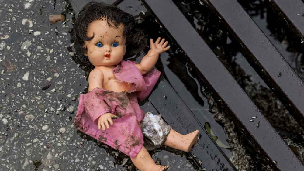 তার যখন ১০ বছর বয়স, সে সময় নিজের আট মাসের বোনকেই খুন করেছিল সে।