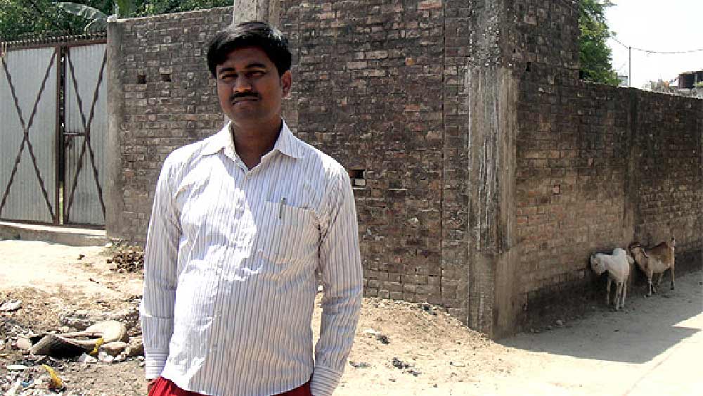 সুশীলের স্বীকারোক্তি, ‘‘প্রচুর মানুষ আমাকে প্রতারণা করা শুরু করলেন। আর এ সবের মধ্যে স্ত্রীর সঙ্গে সম্পর্ক তলানিতে ঠেকল। ও আমাকে সাবধান করত, ভবিষ্যতের জন্য ভাবো। কিন্তু আমি পাত্তা দিইনি। বরং এ নিয়ে প্রায়শই ঝগড়া হত।’’