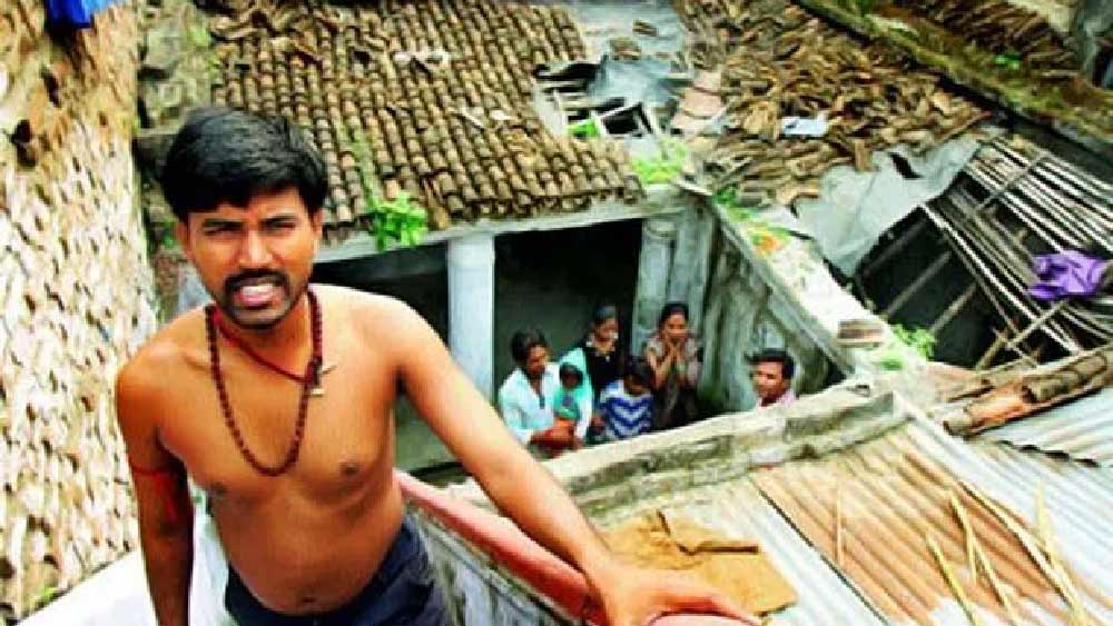 এখন প্রচার থেকে দূরে থাকেন তিনি। কোনও রকমে সংসার চলে তাঁর। হঠাৎ বড়লোক হয়ে গেলে হয়তো এমনই হয়। নিজেই এ কথা বলেন সুশীল কুমার।