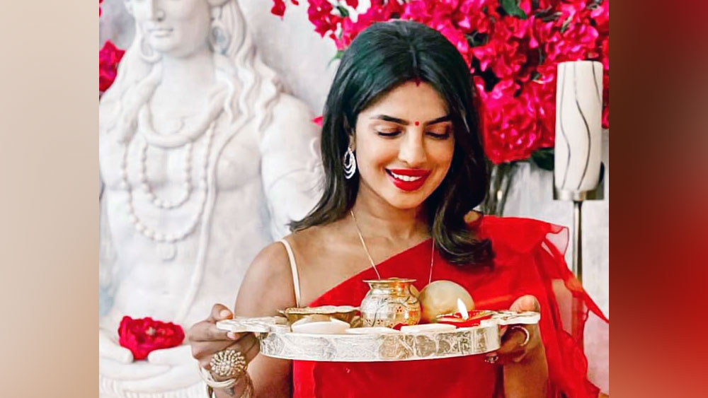 চারটি ‘পান্না’ কোস্টারের দাম একত্রে ৪,৫৮০ টাকা।