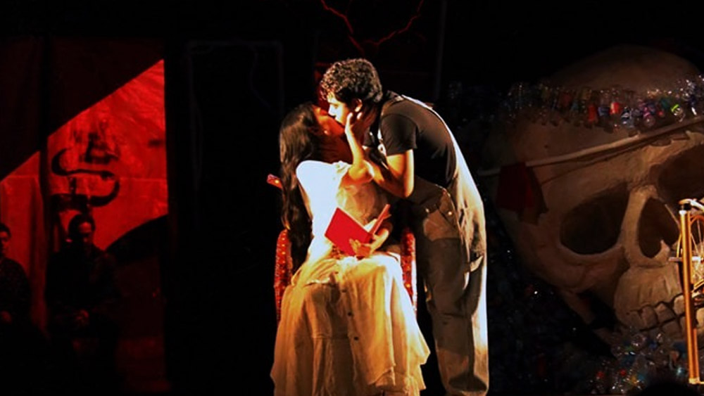 হ্যামলেটের একটি দৃশ্যে ঋদ্ধি।