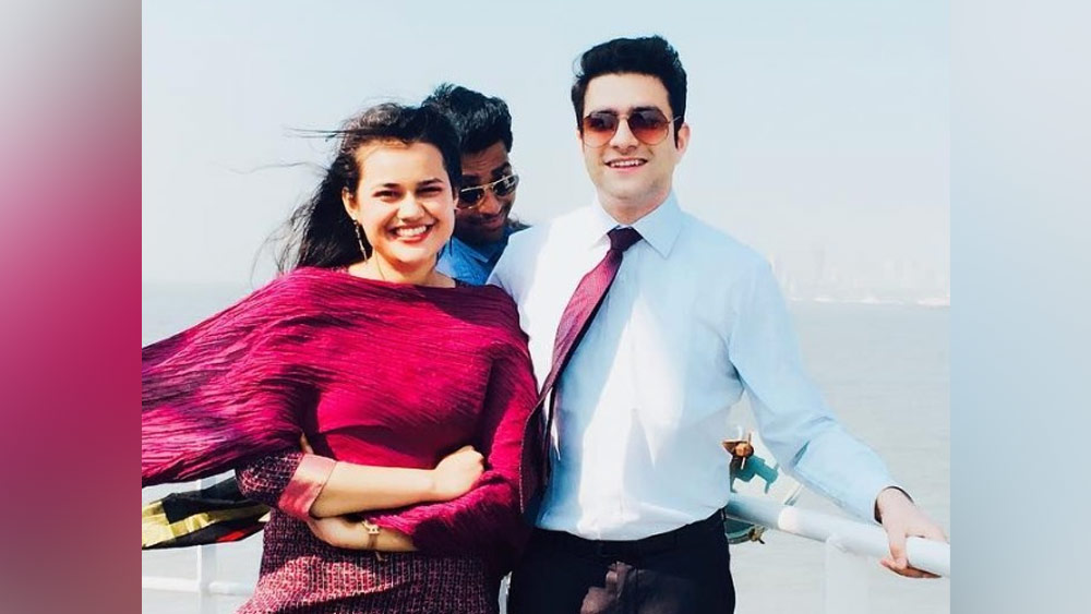 বিচ্ছেদের জেরে স্বভাবতই তিনি ভেঙে পড়েছিলেন বলে জানিয়েছেন টিনা।