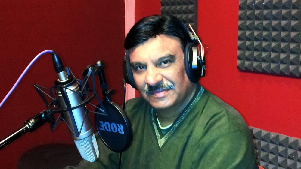 ব্যারিটোন ভয়েসের অধিকারী শাম্মী নারাং দু’দশক ধরে ‘দূরদর্শন’-এর সাংবাদিক ছিলেন। রাজধানী-সহ দেশের বিভিন্ন প্রান্ত— বেঙ্গালুরু, হায়দরাবাদ, গুরগাঁও, জয়পুর, মুম্বই নগরীতে মেট্রোরেলে হিন্দি ভাষায় ঘোষণার সময় তাঁরই কণ্ঠস্বর শোনা যায়।