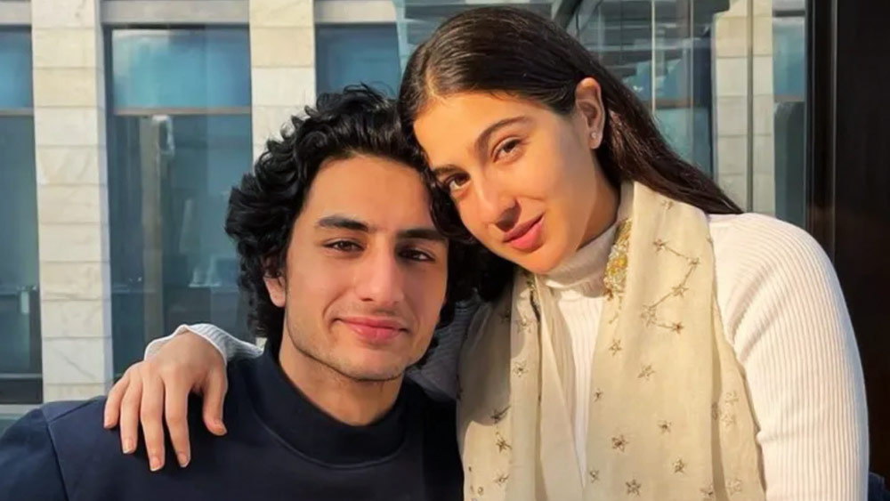 সইফ-আলি খান এবং তাঁর প্রাক্তন স্ত্রী অমৃতা সিংহের দুই সন্তান সারা ও ইব্রাহিম দু’জনেই ওই স্কুলে পড়াশোনা করেছিলেন। সারা প্রথমে মুম্বইয়ের বেসন্ত মন্টেসরি স্কুলে ভর্তি হলেও তিনি পরে ধীরুভাই অম্বানী ইন্টারন্যাশনাল স্কুল থেকে ভর্তি হন। এর পরেই তিনি নিউ ইয়র্কের কলম্বিয়া ইউনিভার্সিটি থেকে রাষ্ট্রবিজ্ঞান নিয়ে স্নাতক স্তরের পড়াশোনা শেষ করে মুম্বইয়ে ফিরে আসেন।