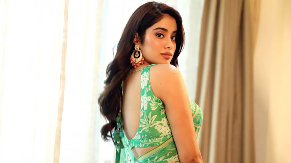 ২০১৮ সাল থেকে অভিনয় জীবনের শুরু শ্রীদেবী-কন্যার। ‘ধড়ক’, ‘গুঞ্জন সাক্সেনা: দ্য কার্গিল গার্ল’, ‘রুহি’ ছবিতে অভিনয় করেছেন। ‘ঘোস্ট স্টোরি’ নামক ওয়েব সিরিজের একটি পর্বেও দেখা গিয়েছিল তাঁকে। কিন্তু শ্রীদেবী কিছুতেই চাইতেন না, জাহ্নবী তাঁর পথ অনুসরণ করে অভিনয় জগতে আসুক।